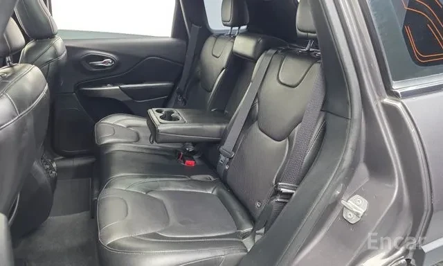 Jeep Cherokee 2.4* AWD* ОБДУХ* КАМЕРА* ПОДГРЕВ* Lane assist* , снимка 15 - Автомобили и джипове - 56319011