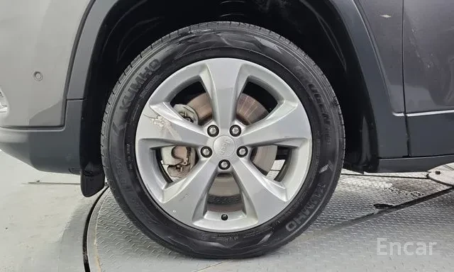 Jeep Cherokee 2.4* AWD* ОБДУХ* КАМЕРА* ПОДГРЕВ* Lane assist* , снимка 5 - Автомобили и джипове - 56319011