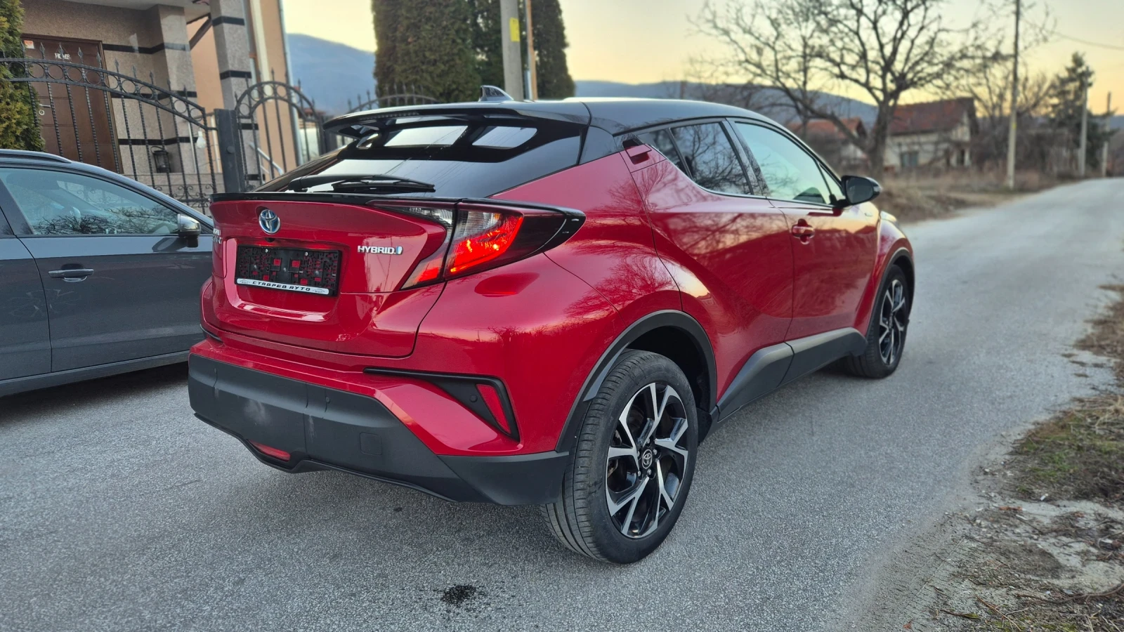 Toyota C-HR 1.8 hybrid / Facelift  - изображение 4