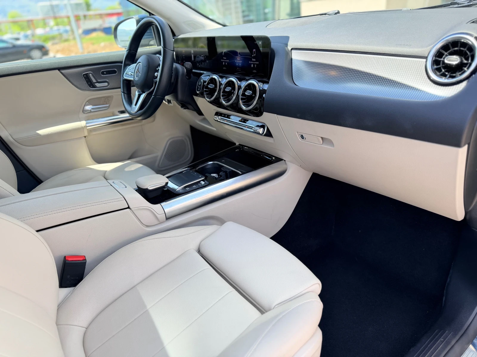Mercedes-Benz GLA 250 -Бензин-Лизинг през Уникредит , снимка 15 - Автомобили и джипове - 54410327