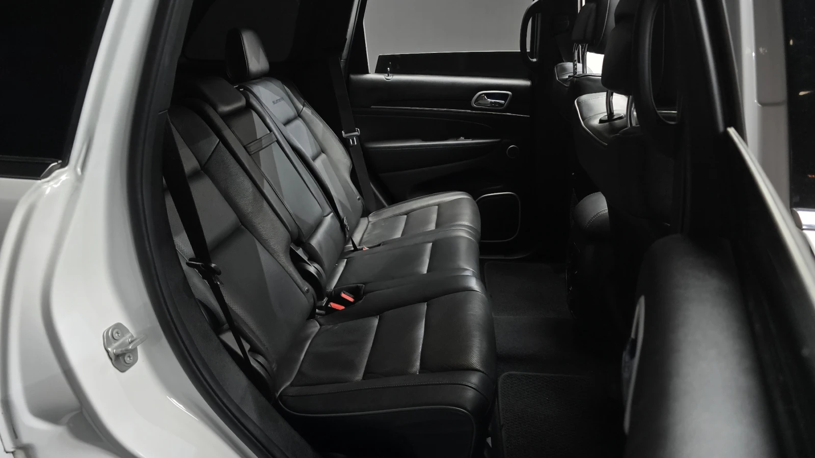 Jeep Grand cherokee 3.6 Summit, снимка 8 - Автомобили и джипове - 54512910