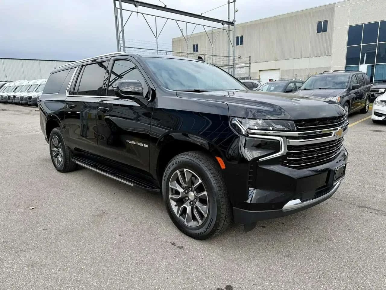 Chevrolet Suburban * LT * CARFAX * БЕЗ ПЪРВОНАЧАЛНА ВНОСКА, снимка 3 - Автомобили и джипове - 54684370