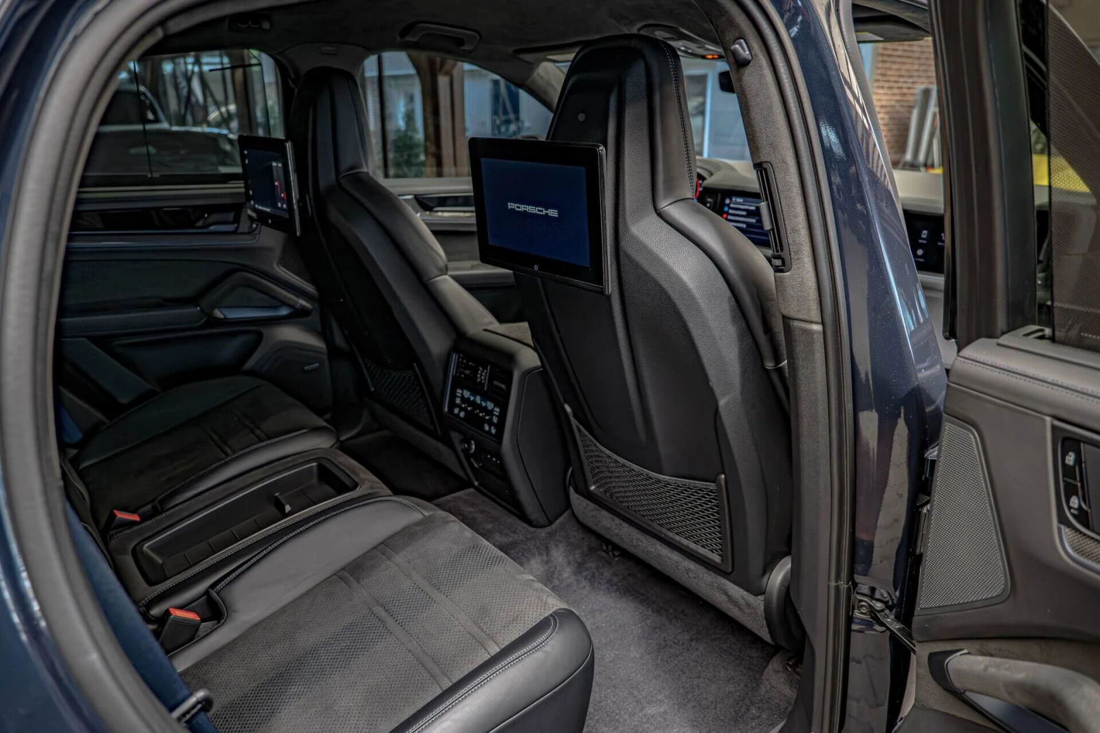 Porsche Cayenne TURBO GT/PDCC/PDLS+ /Bose/Chrono/PCCB/Карбон, снимка 10 - Автомобили и джипове - 54937003