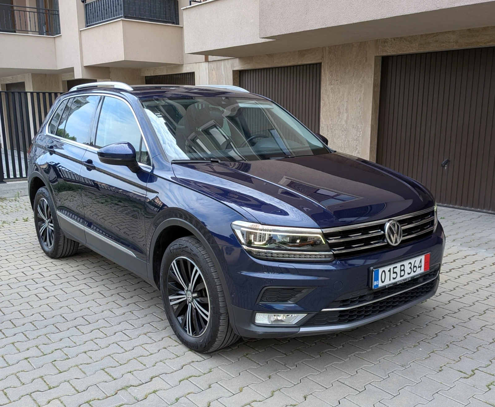 VW Tiguan 2.0TDI/150/4x4/DSG/Executive, снимка 2 - Автомобили и джипове - 54998714