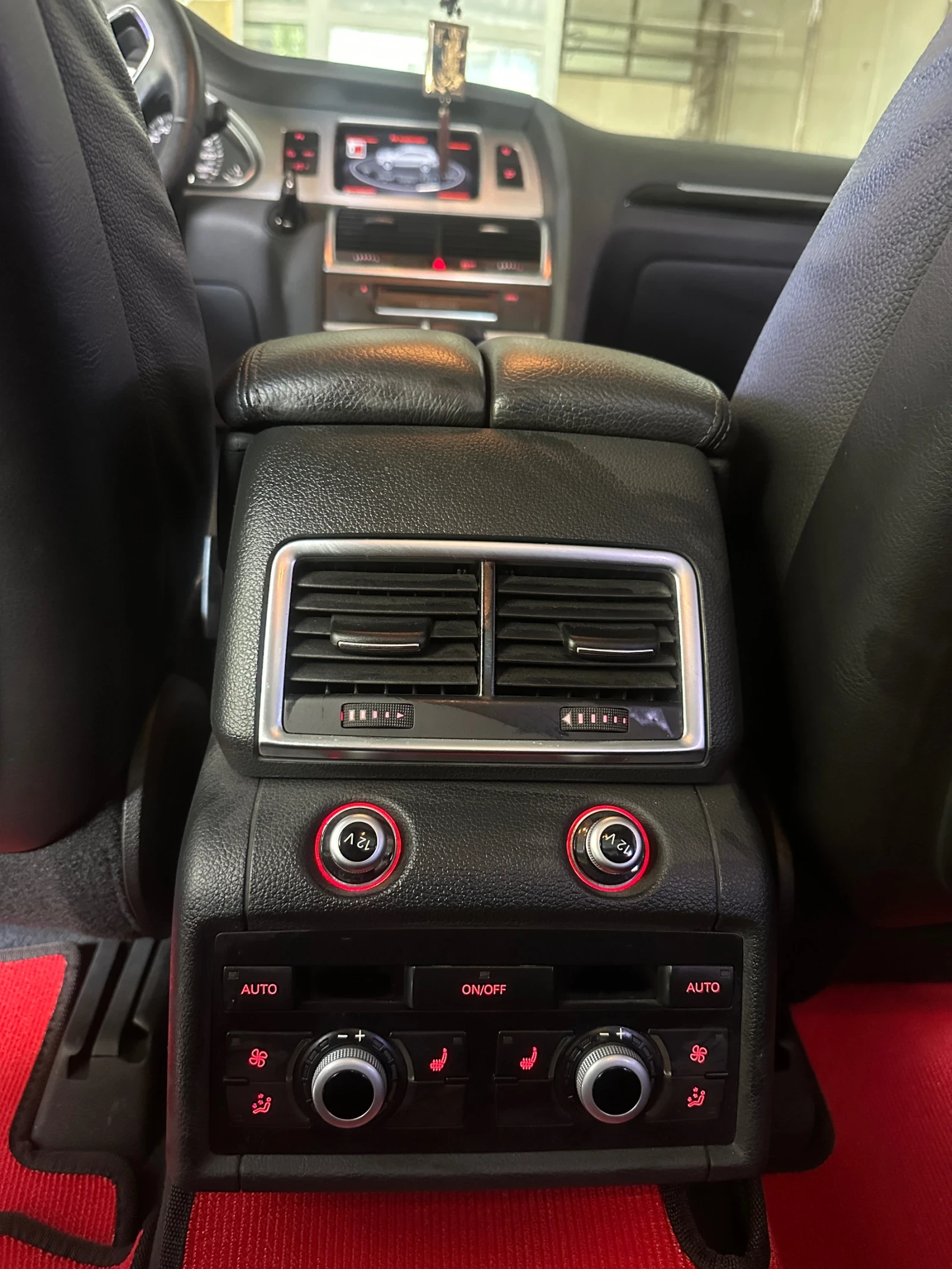 Audi Q7 Audi Q7 4.2 TDI PANO V8 , снимка 8 - Автомобили и джипове - 55201038