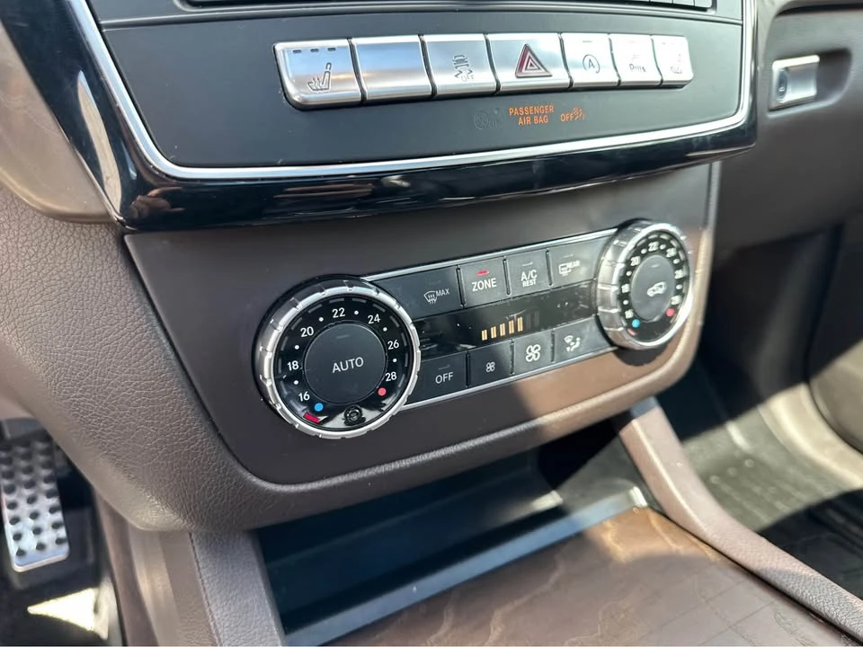 Mercedes-Benz GLE 400 * CAR PLAY * 360 CAMERA * LANE ASSIST * PANO * , снимка 10 - Автомобили и джипове - 55221105