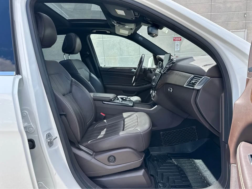 Mercedes-Benz GLE 400 * CAR PLAY * 360 CAMERA * LANE ASSIST * PANO * , снимка 11 - Автомобили и джипове - 55221105