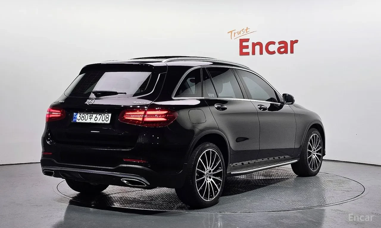 Mercedes-Benz GLC 300 AMG PAKET* ПАНОРАМА, снимка 4 - Автомобили и джипове - 55740396