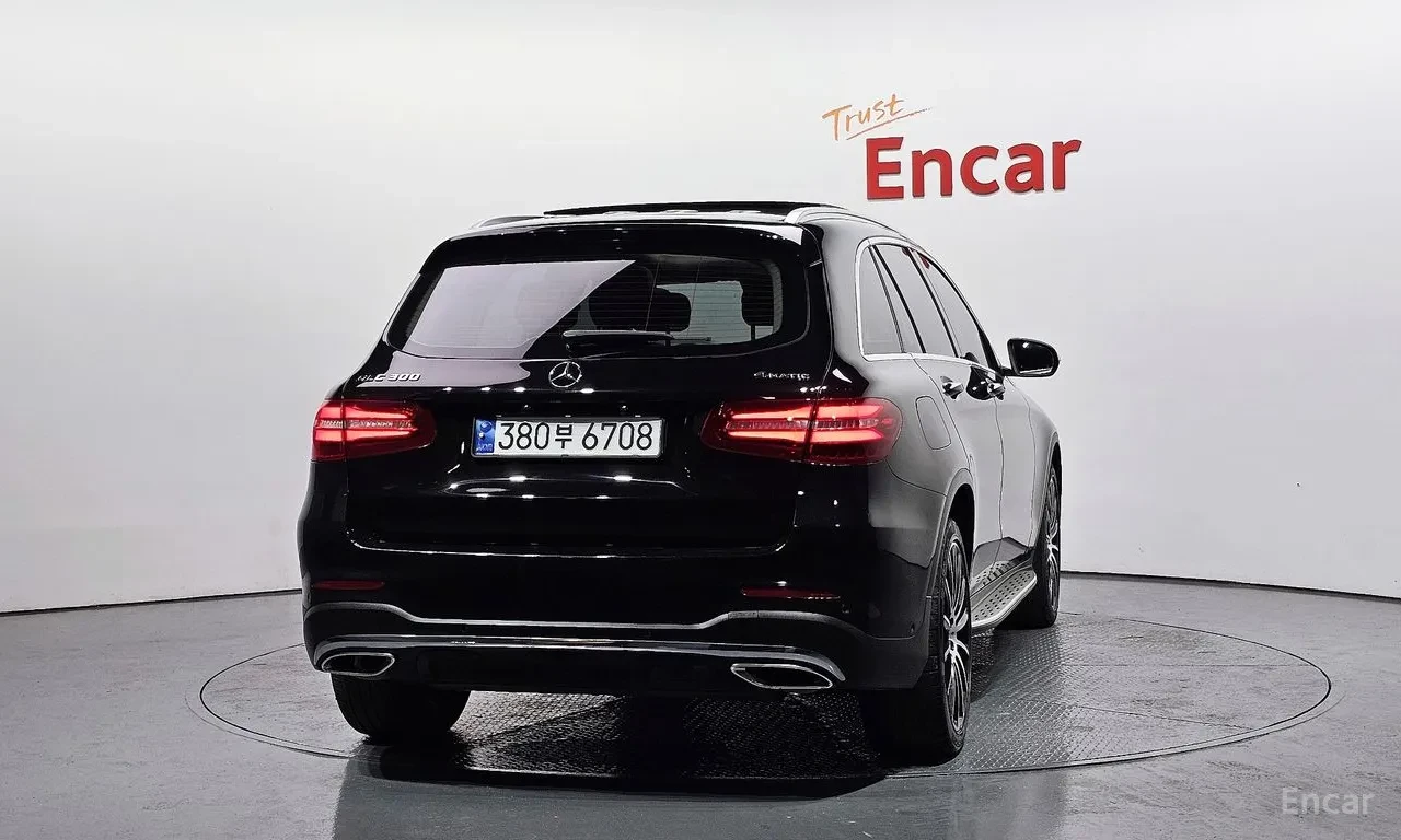 Mercedes-Benz GLC 300 AMG PAKET* ПАНОРАМА, снимка 3 - Автомобили и джипове - 55740396