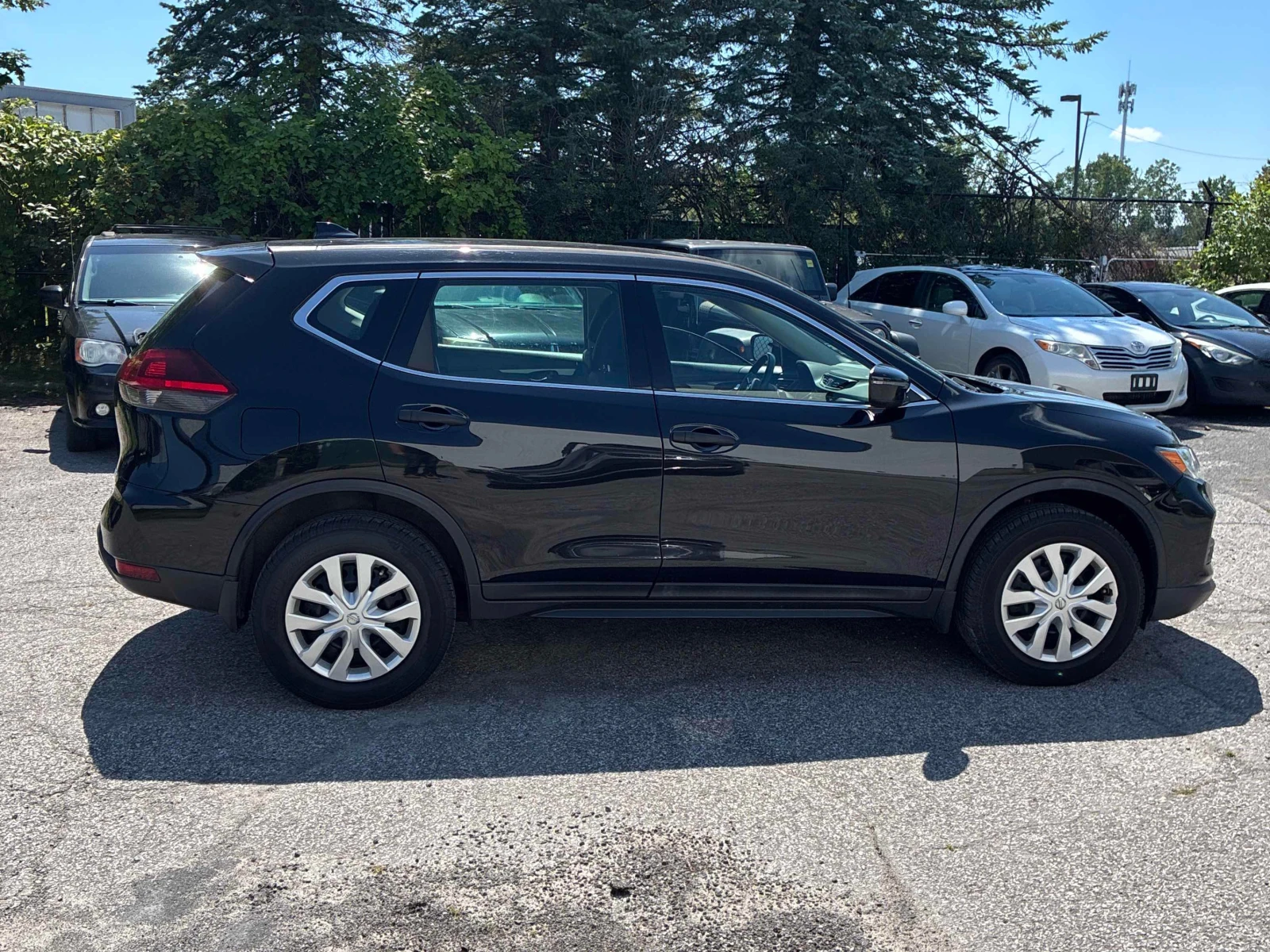 Nissan Rogue * AWD * CARFAX * БЕЗ ПЪРВОНАЧАЛНА ВНОСКА, снимка 3 - Автомобили и джипове - 56068765