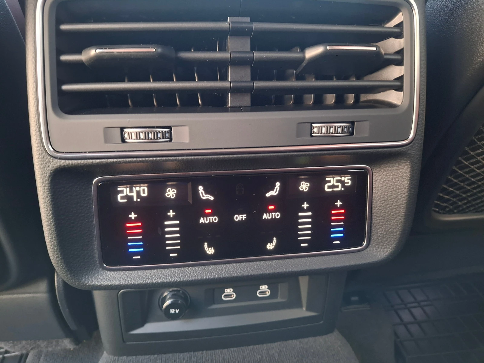 Audi SQ8, снимка 13 - Автомобили и джипове - 56382173