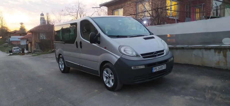 Opel Vivaro, снимка 7 - Бусове и автобуси - 48214812