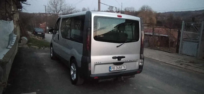 Opel Vivaro, снимка 4 - Бусове и автобуси - 48214812