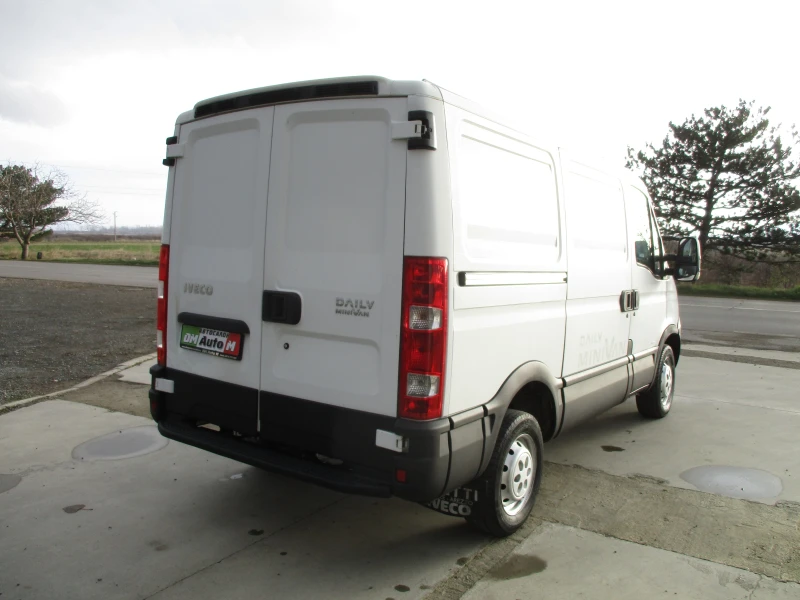 Iveco Daily Van 2.3/ДИЗЕЛ/96кс./145хил.км./КАТО НОВ, снимка 4 - Бусове и автобуси - 53008876