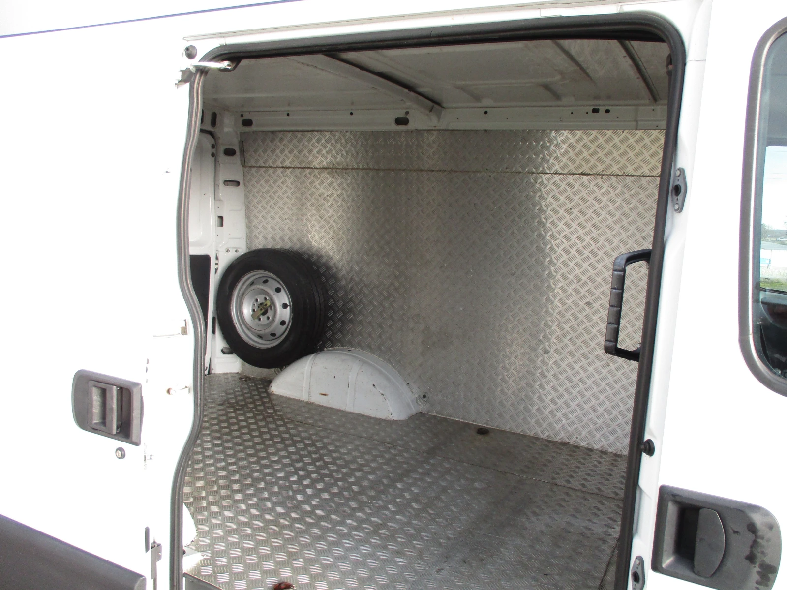 Iveco Daily Van 2.3/�����/96��./145���.��./���� ��� | Mobile.bg � ����������� 14
