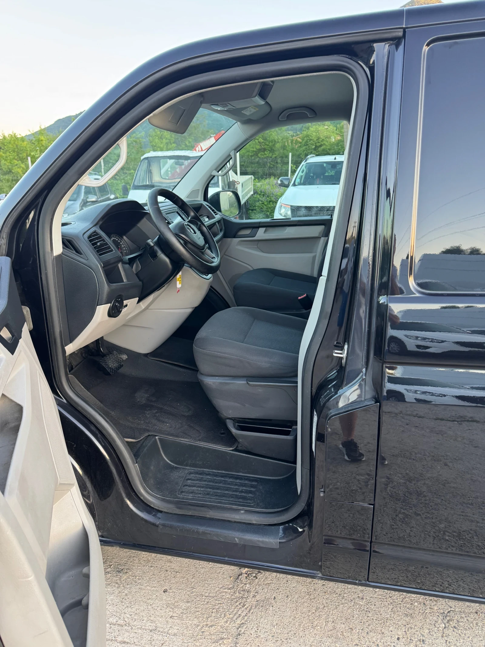 VW Transporter Дълга база 4 motion, снимка 8 - Бусове и автобуси - 54738858