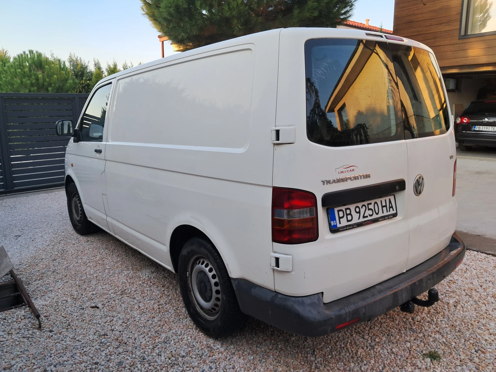 VW T5 1.9 TDI-216000 km, снимка 3 - Бусове и автобуси - 56231227