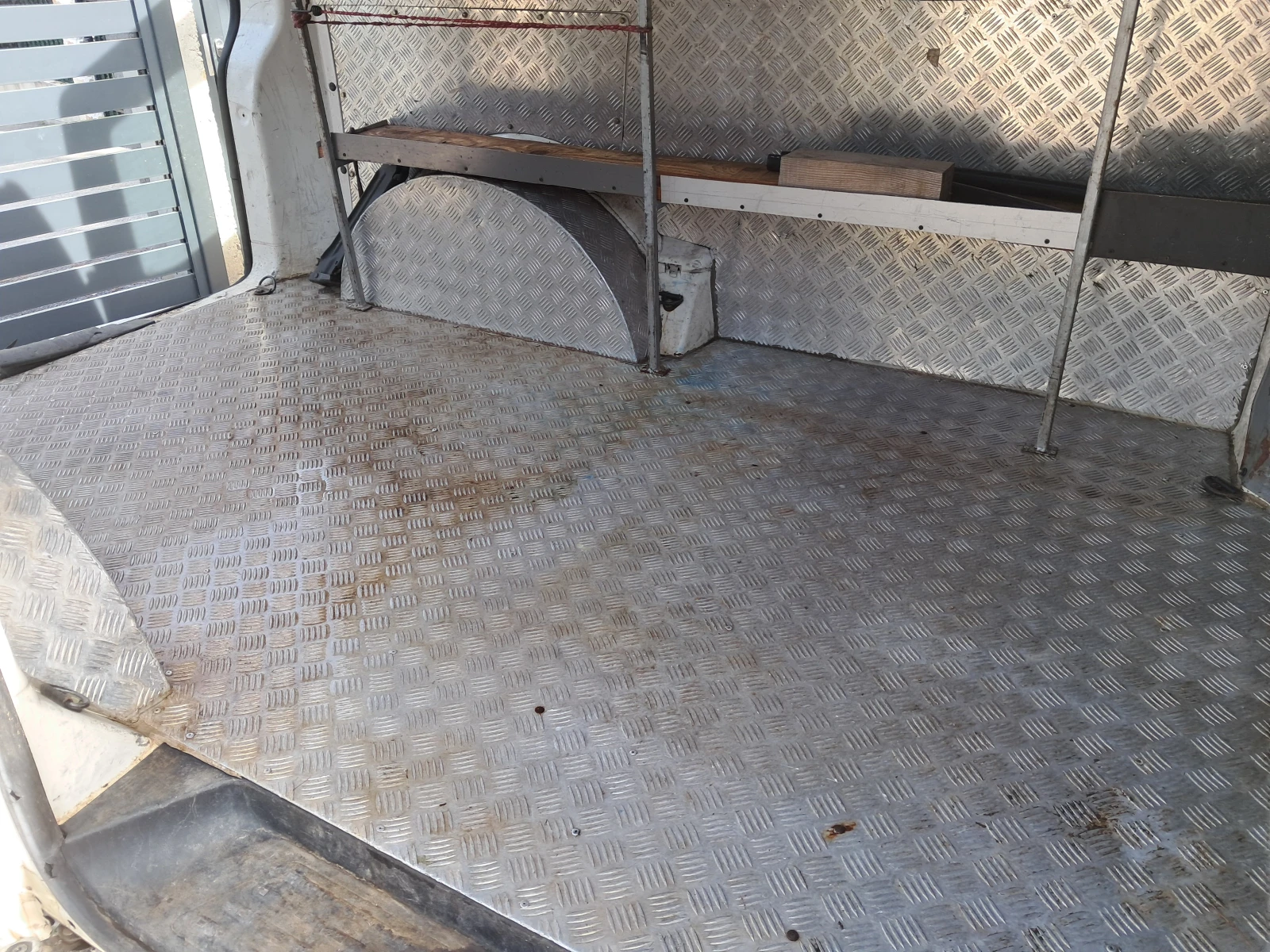 VW T5 1.9 TDI-216000 km | Mobile.bg � ����������� 10