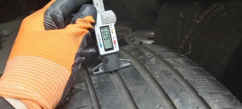 Гуми Летни 245/45R19, снимка 5 - Гуми и джанти - 32283501