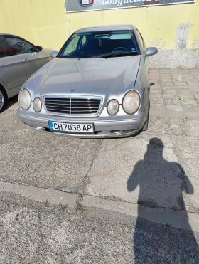 Обява за продажба на Mercedes-Benz CLK 2.0 ~6 500 лв. - изображение 1