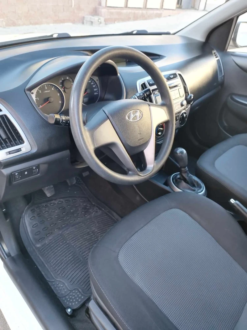 Hyundai I20, снимка 10 - Автомобили и джипове - 49214770