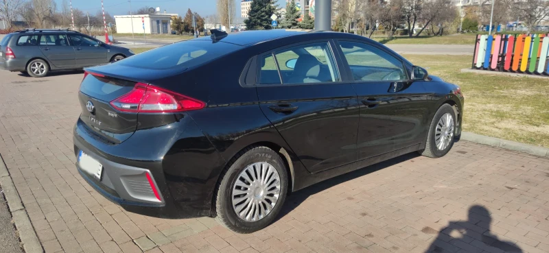 Hyundai Ioniq, снимка 4 - Автомобили и джипове - 48126676