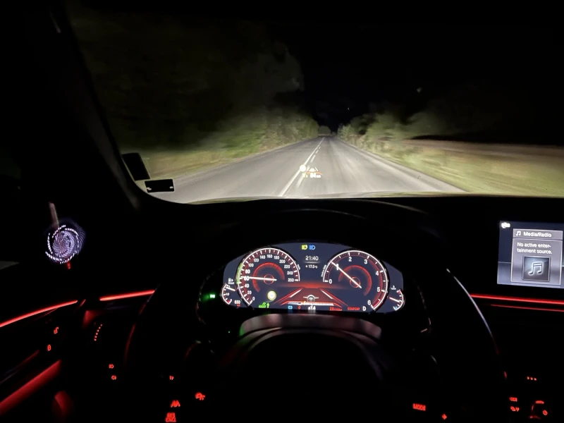 BMW 540 xDrive, снимка 17 - Автомобили и джипове - 51556623