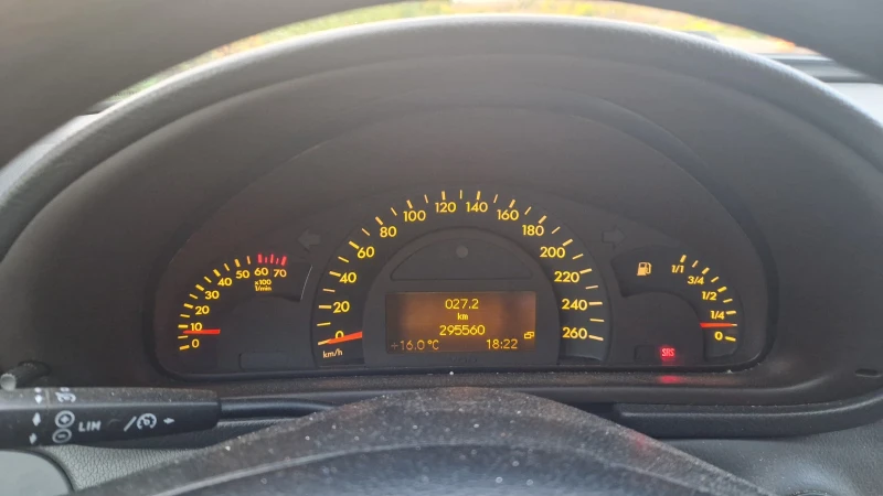 Mercedes-Benz C 180, снимка 7 - Автомобили и джипове - 52002293