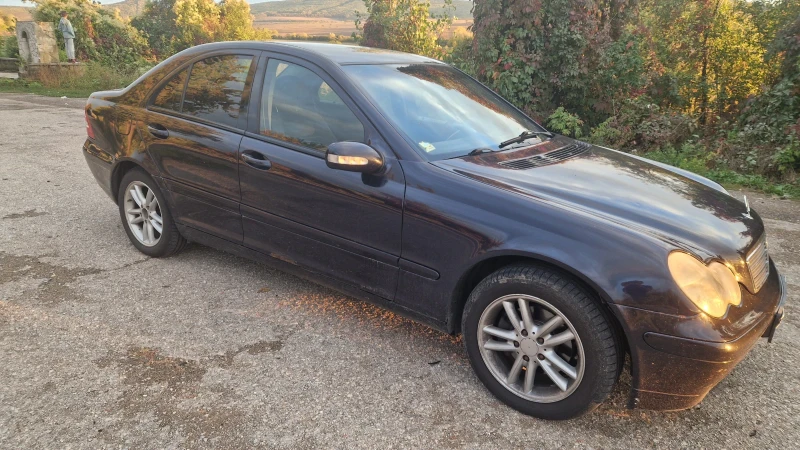 Mercedes-Benz C 180, снимка 2 - Автомобили и джипове - 52002293