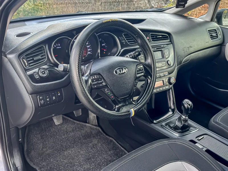 Kia Ceed 1.6 бензин | НАПЪЛНО ОБСЛУЖЕНА!!!, снимка 7 - Автомобили и джипове - 52336627
