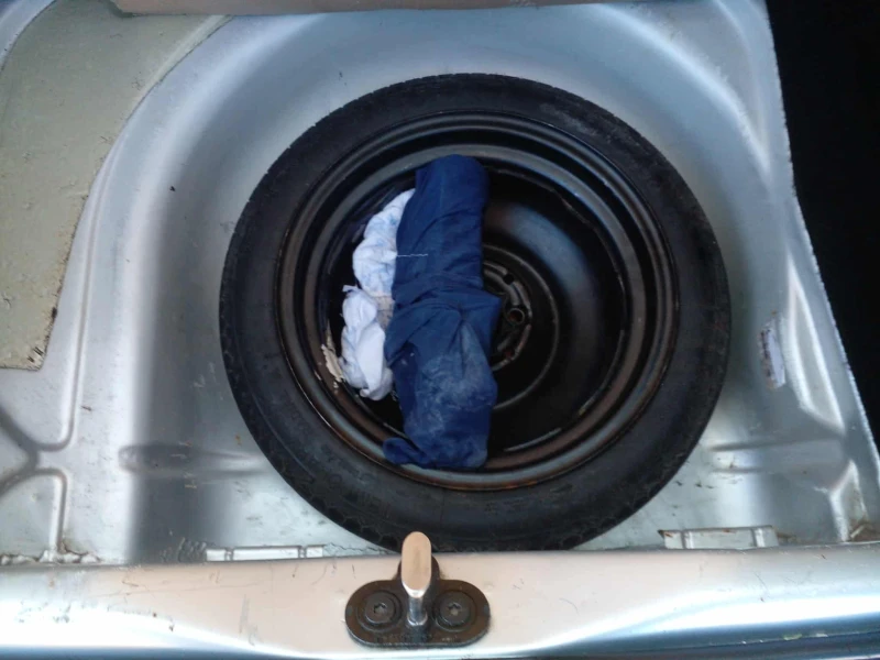 Seat Ibiza, снимка 12 - Автомобили и джипове - 52425655