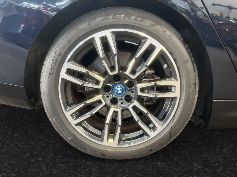 BMW i5 xDrive40/M-SPORT/ HEAD UP/LED/ B&W/360/, снимка 4 - Автомобили и джипове - 52572721