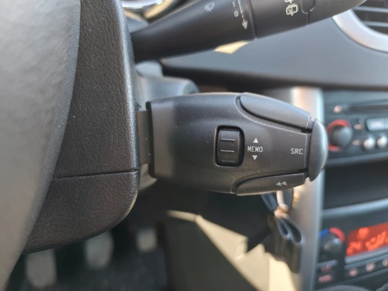 Peugeot 207, снимка 15 - Автомобили и джипове - 52942040
