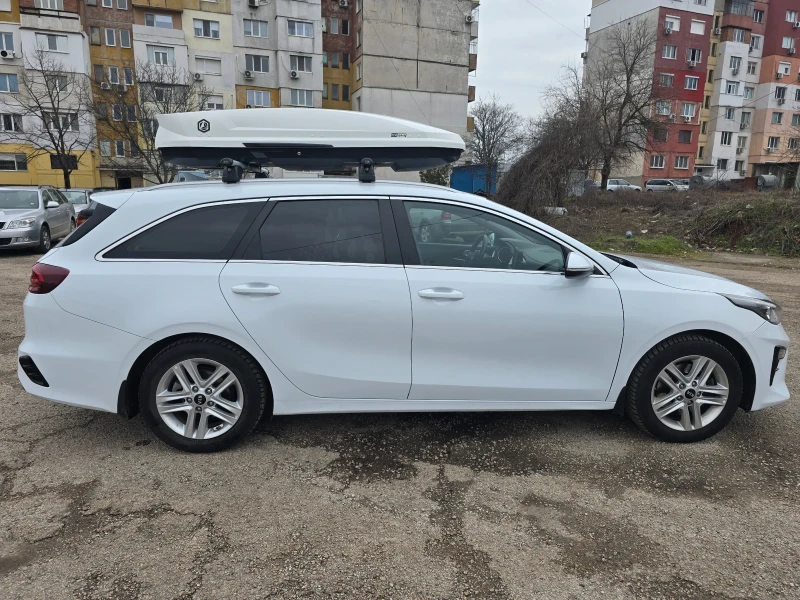 Kia Ceed SW Комби, снимка 7 - Автомобили и джипове - 53476296