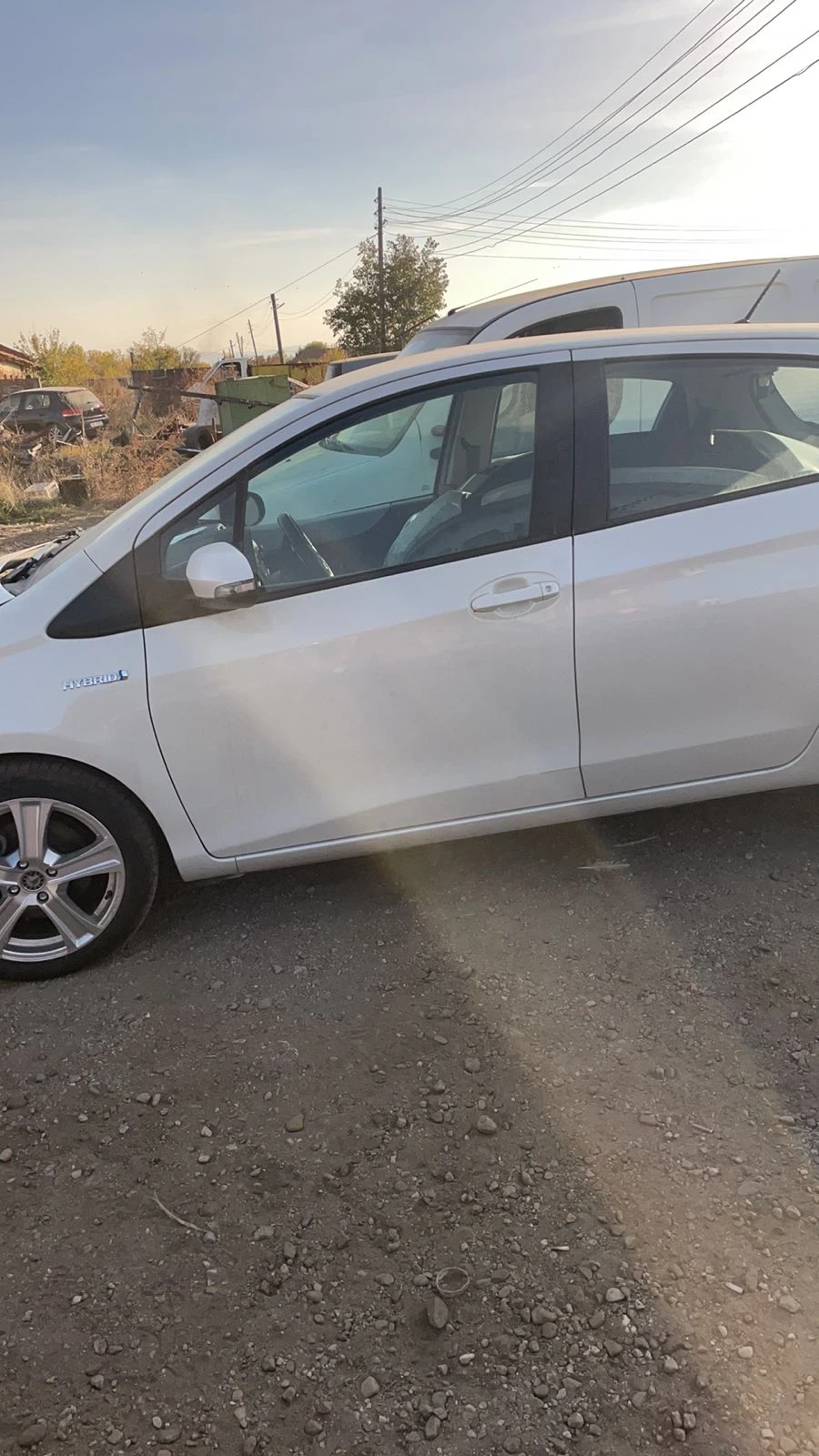 Toyota Yaris Hybrid 98000 km, снимка 11 - Автомобили и джипове - 49785255