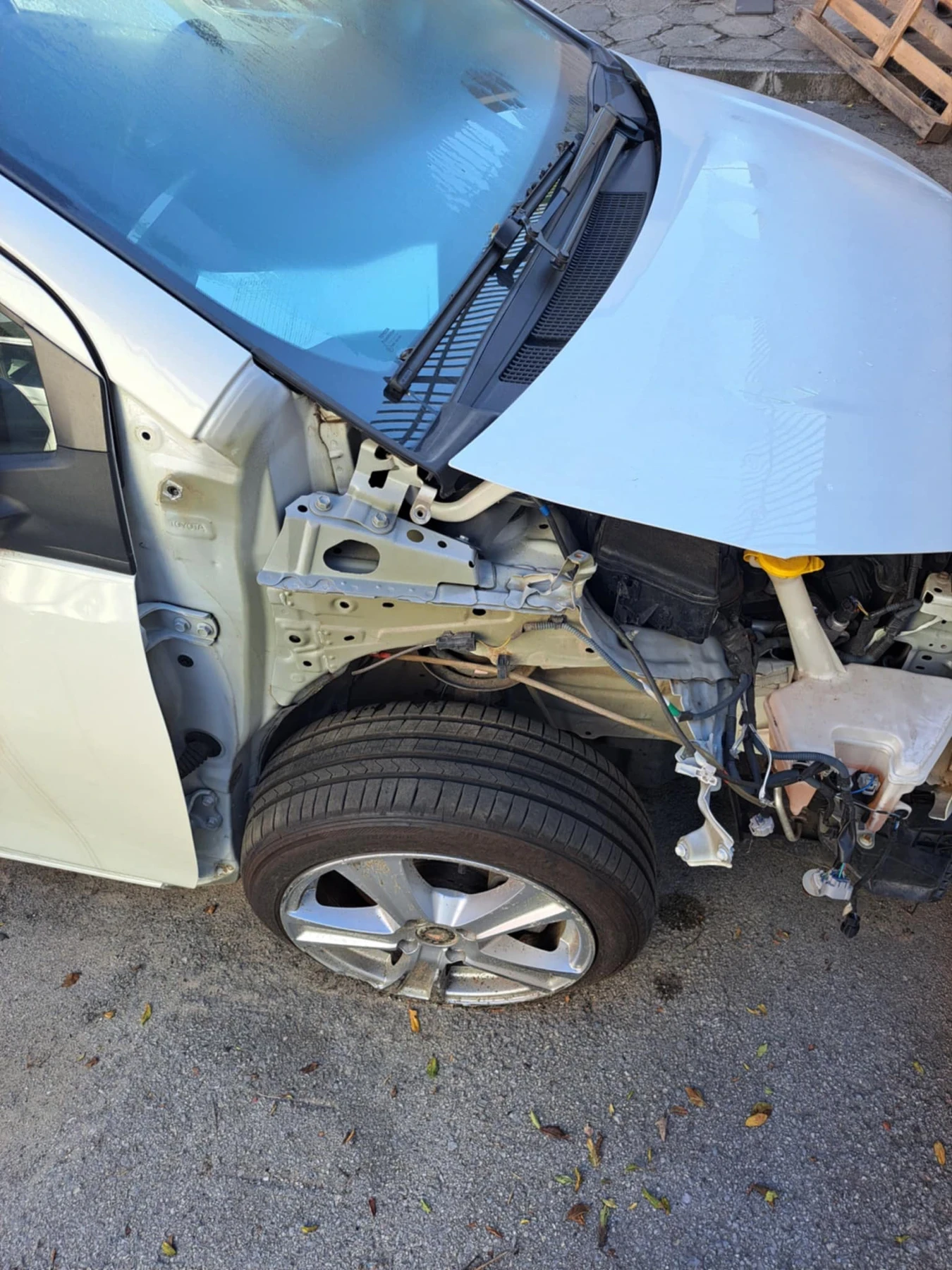 Toyota Yaris Hybrid 98000 km, снимка 14 - Автомобили и джипове - 49785255