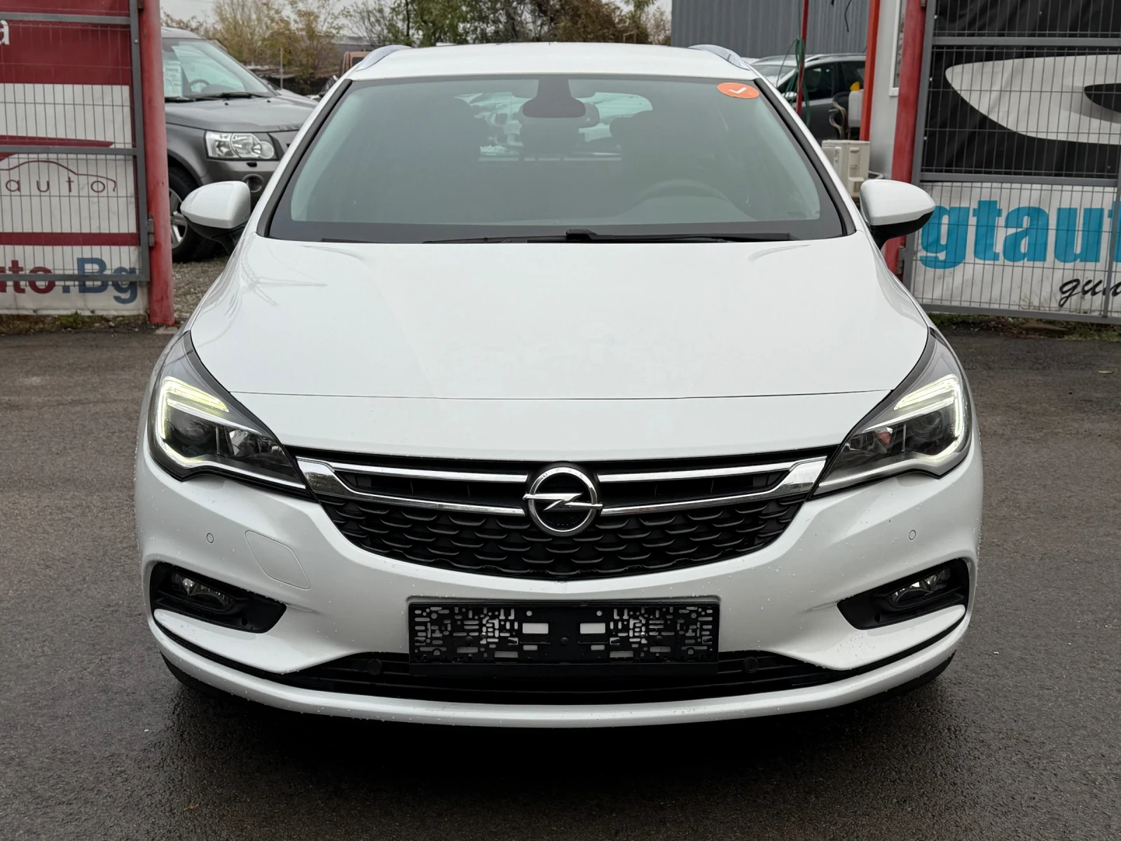 Opel Astra Sports Tourer 1.0 ECOTEC(105 кс)ecoFLEX start&stop - изображение 3