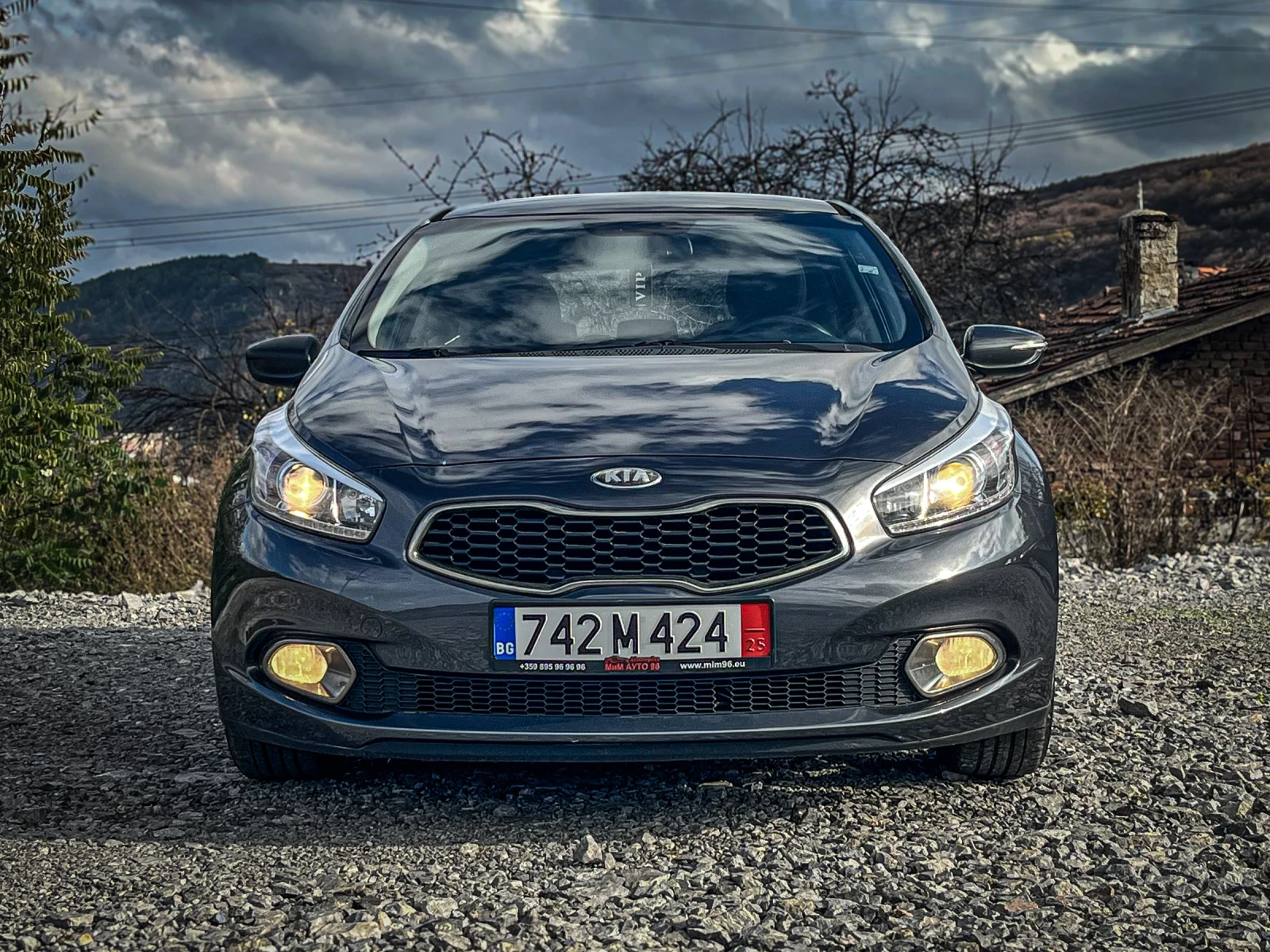 Kia Ceed 1.6 бензин | НАПЪЛНО ОБСЛУЖЕНА!!! - изображение 2