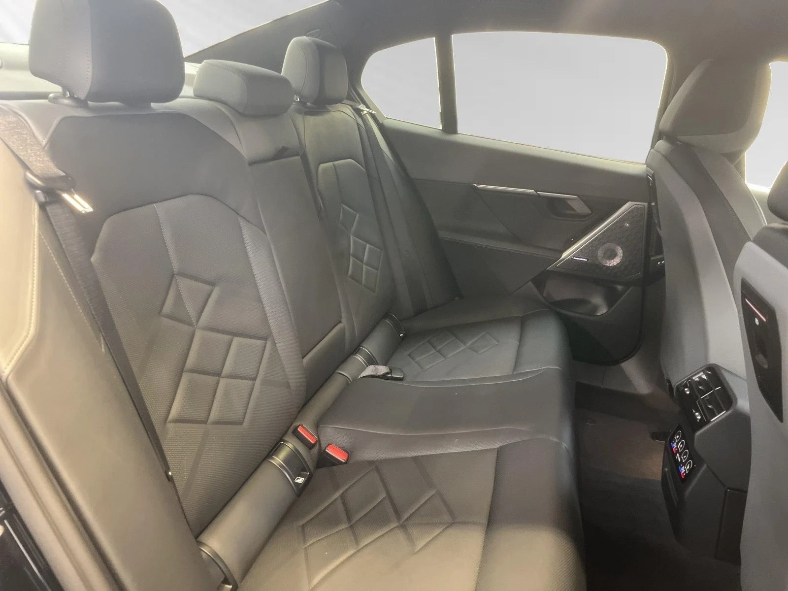 BMW i5 xDrive40/M-SPORT/ HEAD UP/LED/ B&W/360/ | Mobile.bg   13