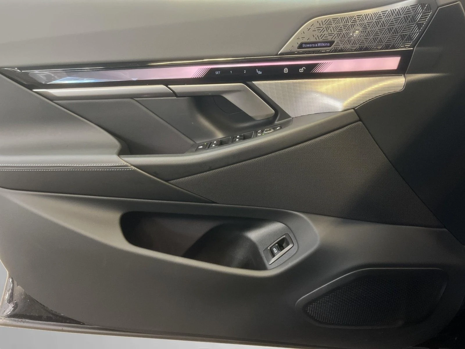 BMW i5 xDrive40/M-SPORT/ HEAD UP/LED/ B&W/360/ - изображение 7