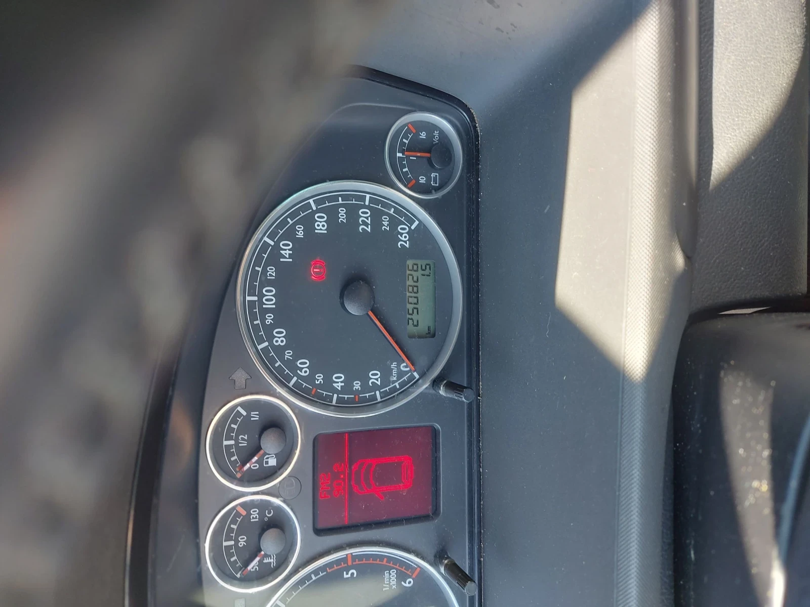 VW Sharan 1.9tdi/Business , снимка 8 - Автомобили и джипове - 53781262