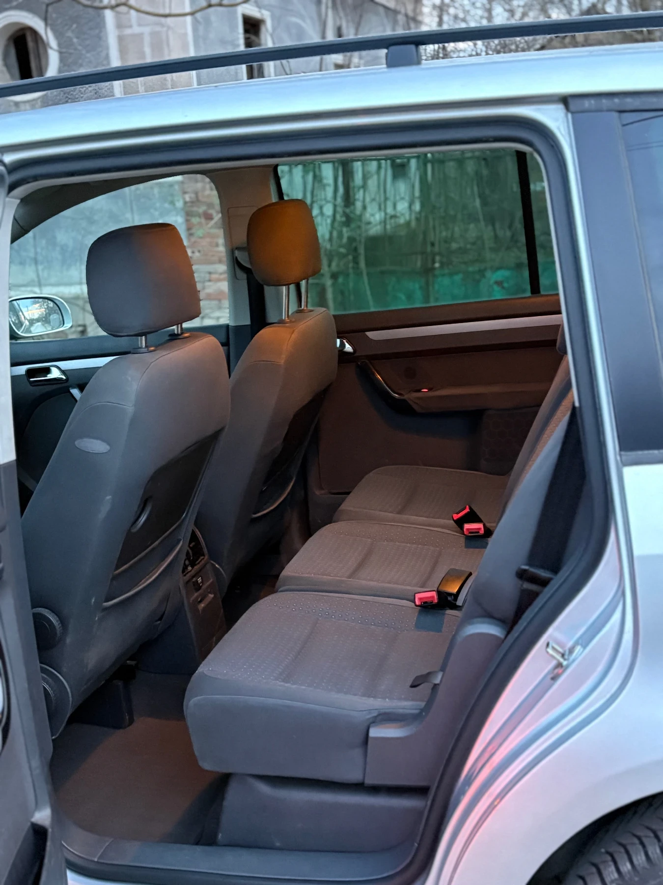 VW Touran 2.0TDI 136hp, снимка 8 - Автомобили и джипове - 53990384