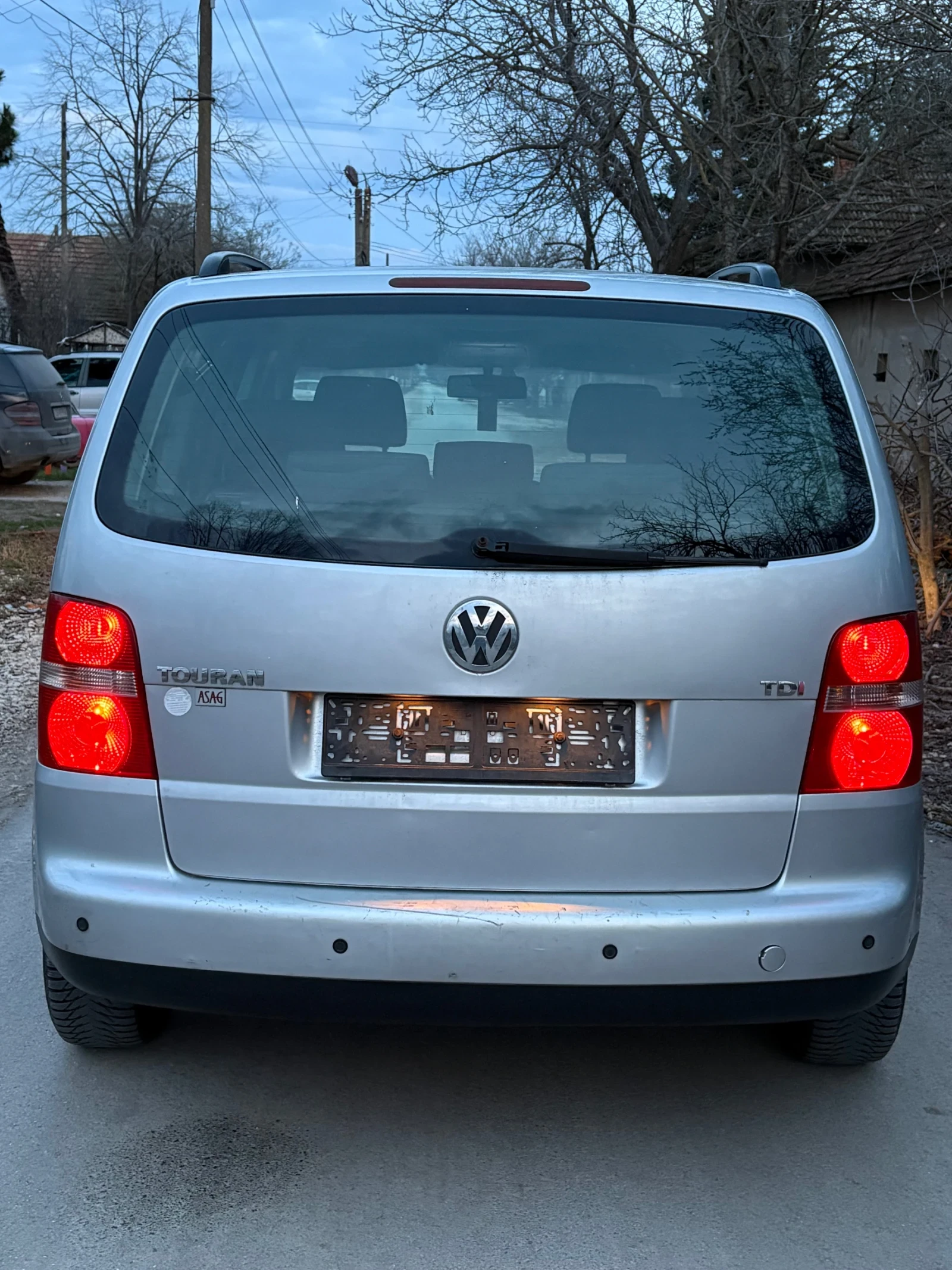 VW Touran 2.0TDI 136hp, снимка 3 - Автомобили и джипове - 53990384