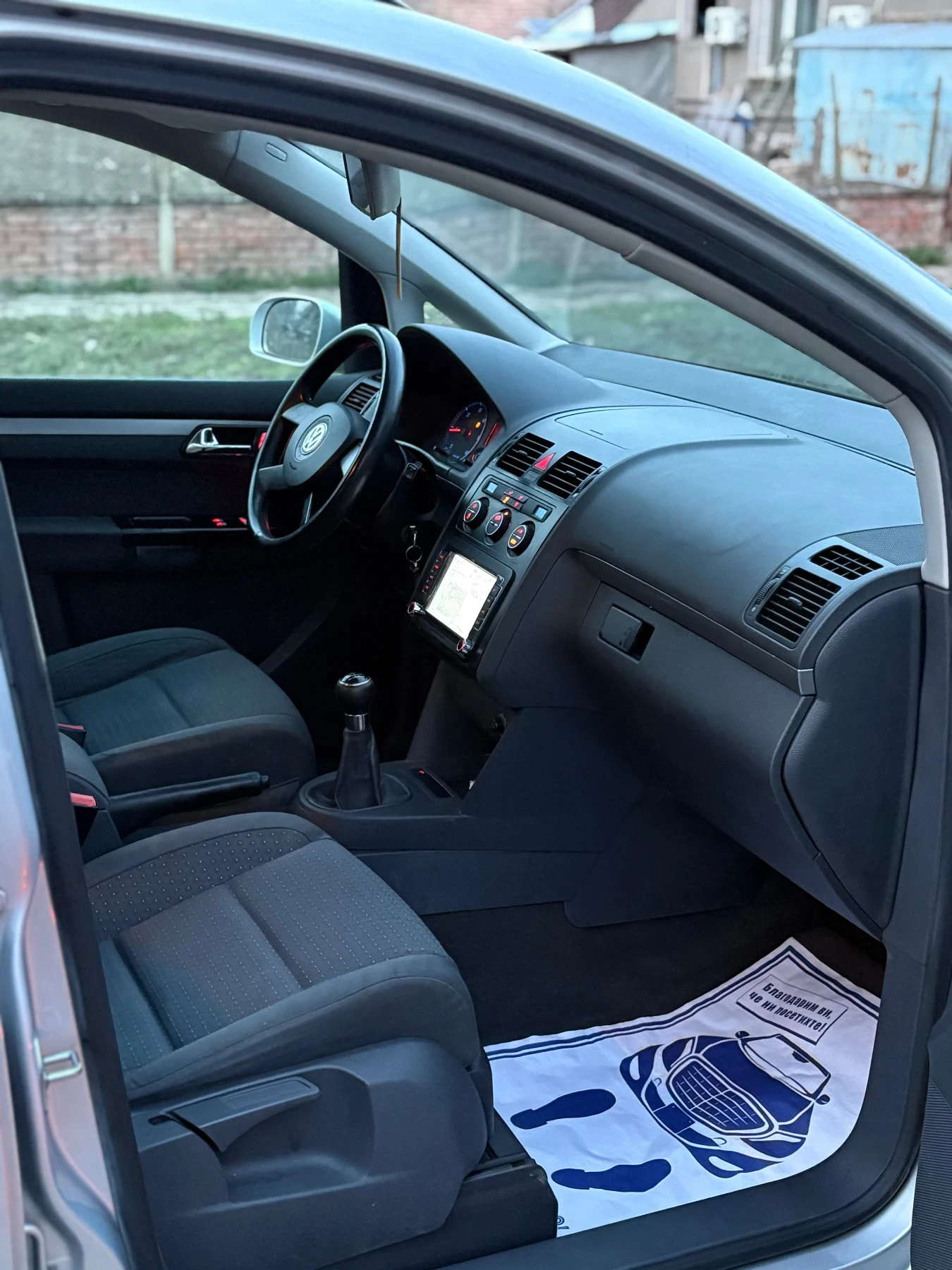 VW Touran 2.0TDI 136hp, снимка 6 - Автомобили и джипове - 53990384