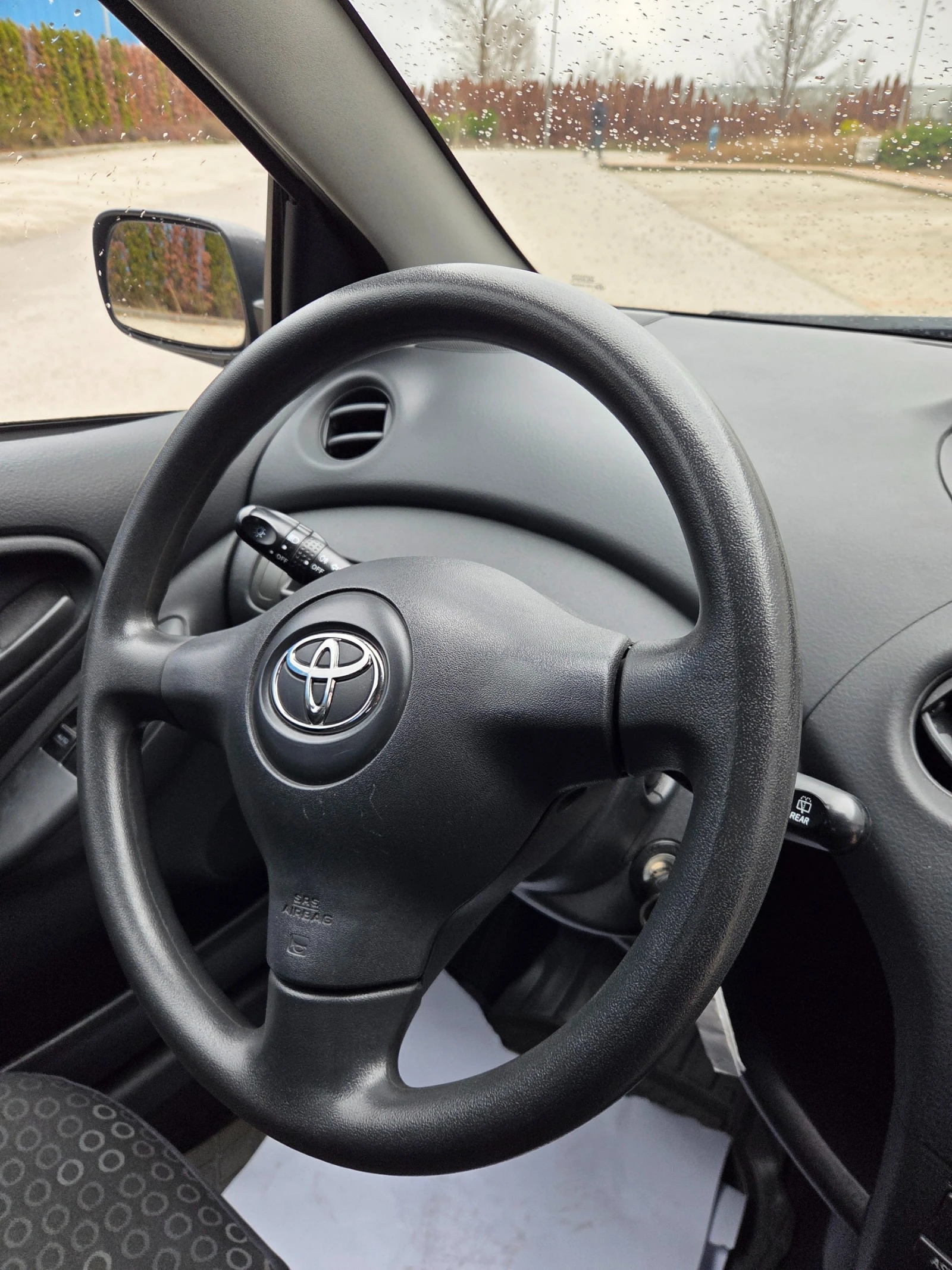 Toyota Yaris 1.0VVT-i 4 цилиндъра* Верига* ОТЛИЧЕН* , снимка 9 - Автомобили и джипове - 54004678