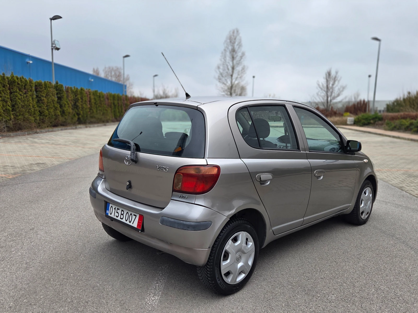 Toyota Yaris 1.0VVT-i 4 цилиндъра* Верига* ОТЛИЧЕН* , снимка 4 - Автомобили и джипове - 54004678