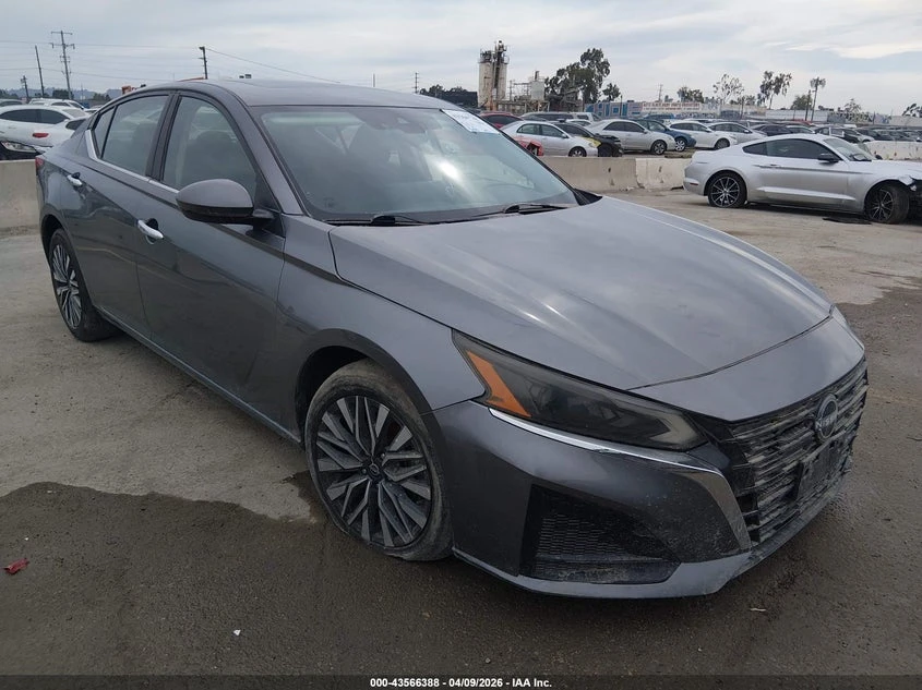 Nissan Altima 2.5L I-4 DI, DOHC, VVT, 188HP Front Wheel Drive | Mobile.bg � ����������� 1