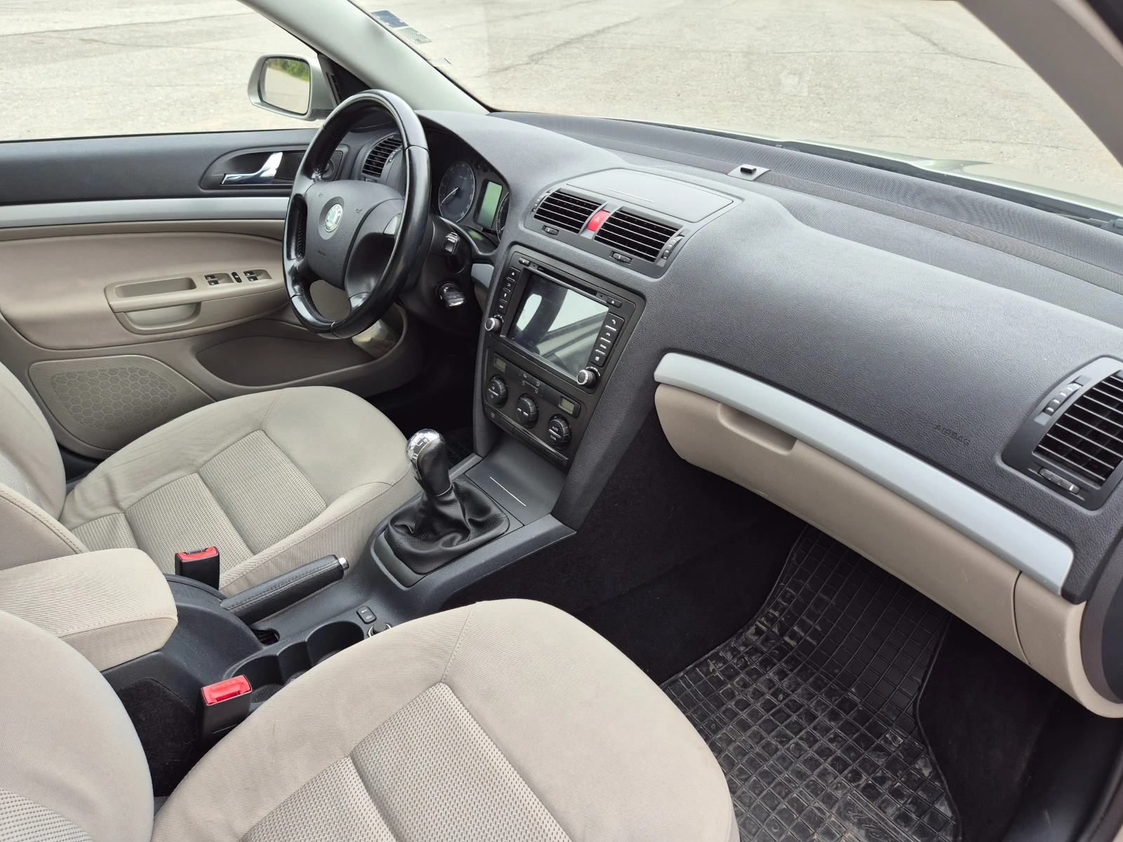 Skoda Octavia, снимка 9 - Автомобили и джипове - 54423909
