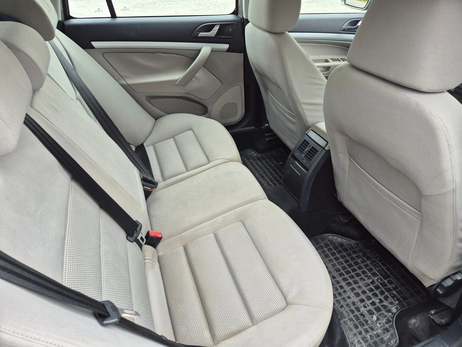 Skoda Octavia, снимка 10 - Автомобили и джипове - 54423909