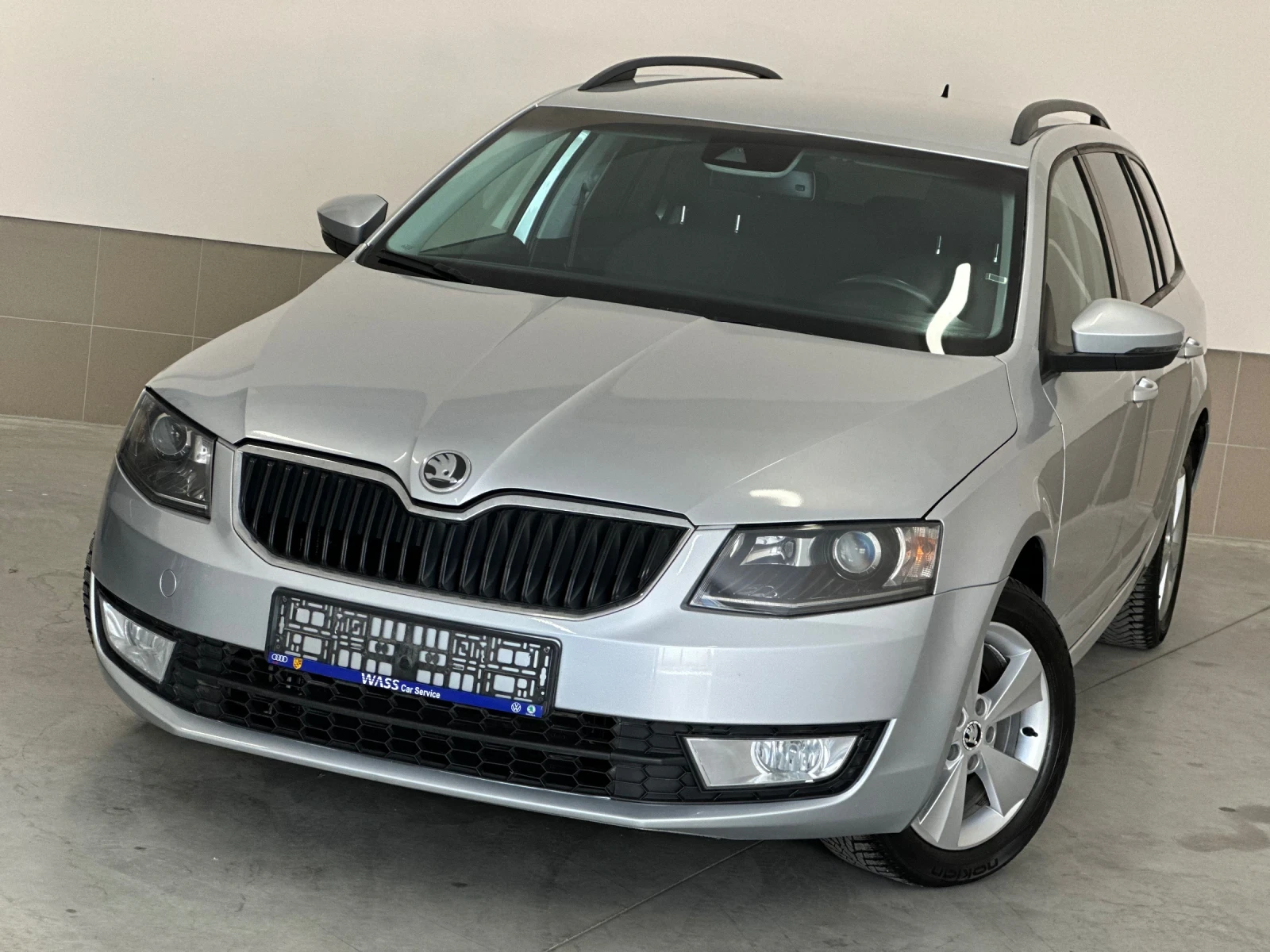 Skoda Octavia 2.00D/DSG6/2017г/ОБСЛУЖЕН/Уникат/FULL-LED/Като-НОВ, снимка 3 - Автомобили и джипове - 54497468